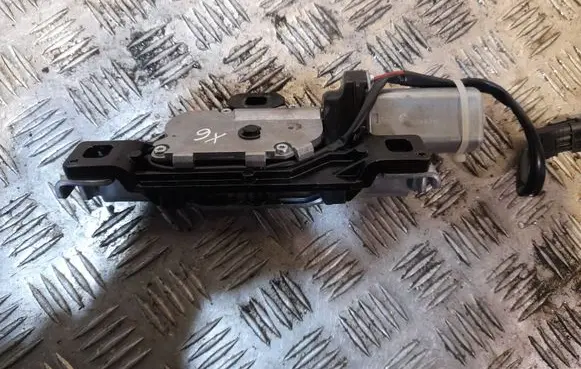 BMW X6 E71 Loading door lock 7114613