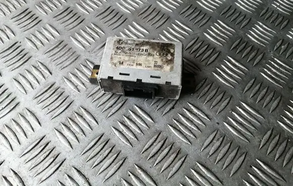 Audi A8 S8 D2 4D Alarm control unit/module 4D0951173B
