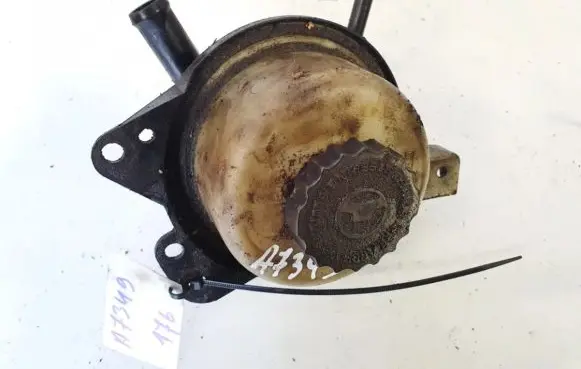Chrysler Town u0026 Country IV Power steering fluid tank/reservoir