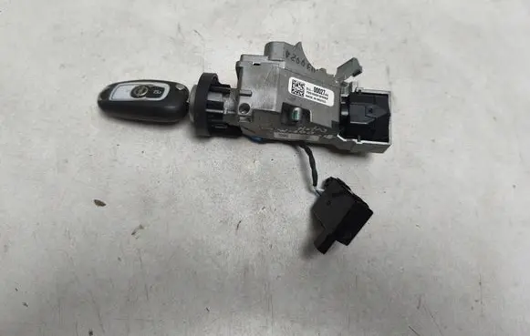 Opel Astra K Ignition lock 39079939