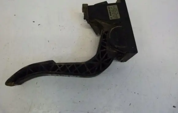 Mercedes-Benz Sprinter W901 W902 W903 W904 Accelerator throttle pedal 0281002335