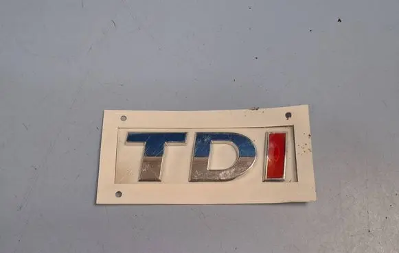 Volkswagen Amarok Manufacturers badge/model letters 2H0853675B
