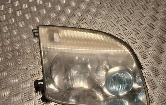 Nissan X-Trail T30 Headlight/headlamp 1682