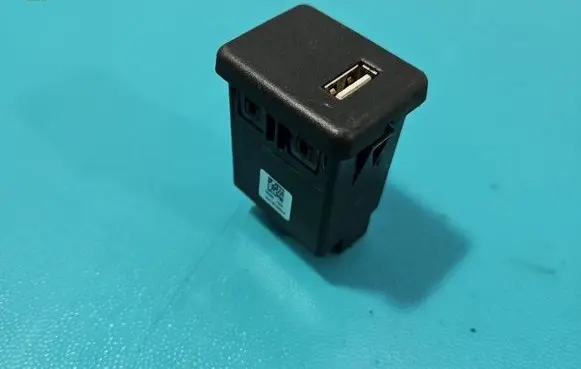 Opel Astra K USB socket connector 39087528 IMPRK1534451