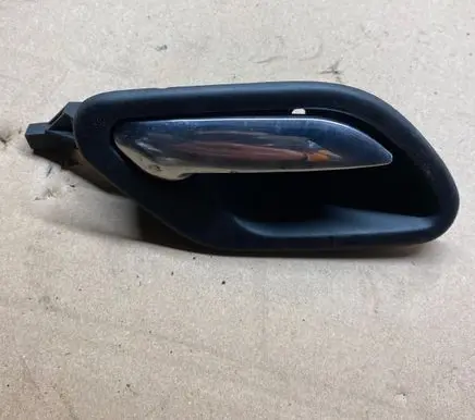BMW 5 E39 Front door interior handle 8226050