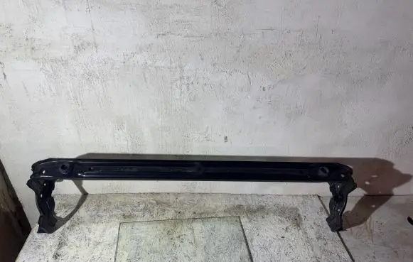 Volvo V40 Radiator mount bracket