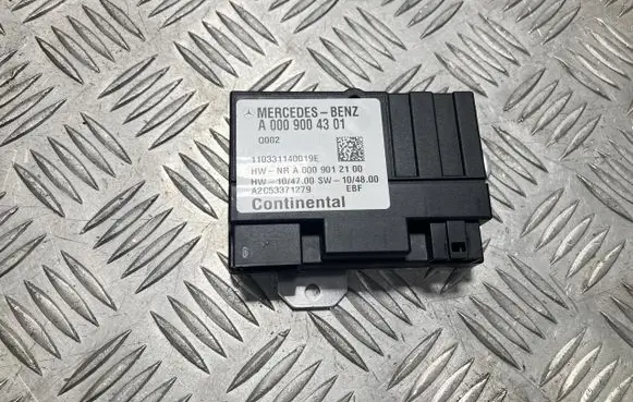 Mercedes-Benz SLK R172 Fuel pump relay A0009004301