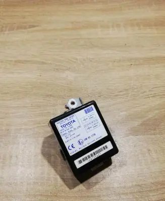 Toyota Corolla Verso AR10 Door control unit/module 897410F010
