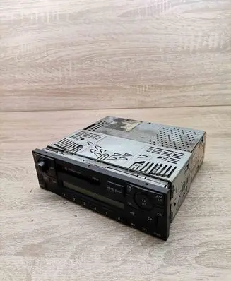 Volkswagen PASSAT B5 Radio/CD/DVD/GPS head unit 1J0035152B