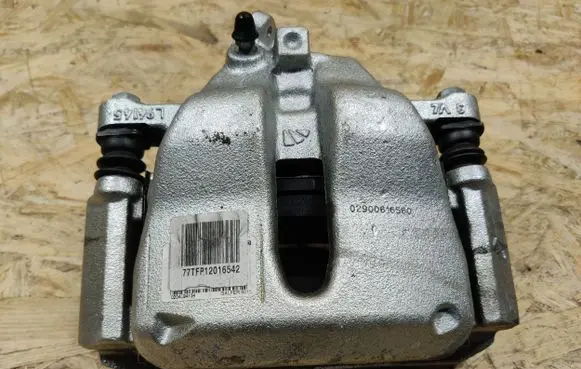 Opel Mokka B Front brake caliper 02900616560 L94145 L98892