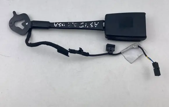 Audi A3 S3 8V Front seatbelt buckle 8V0857755F 17122013