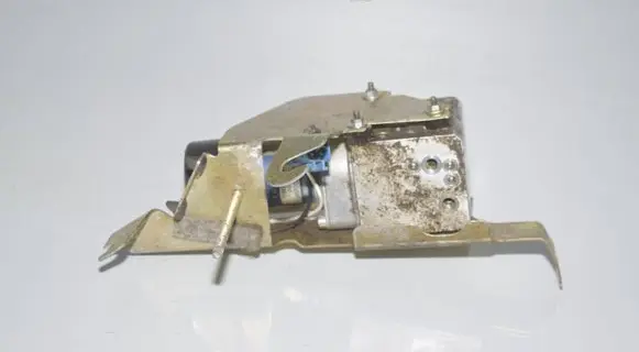 BMW 5 E39 Tailgate hydraulic pump motor 7004889 004896 HB70020002