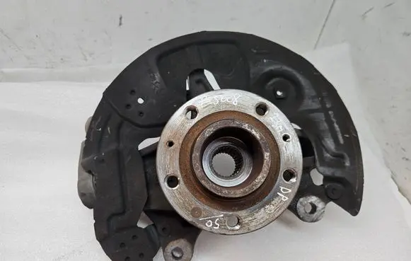 Front wheel hub