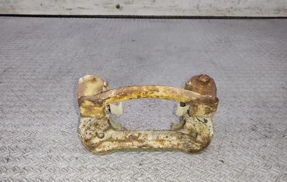 Hyundai i30 Brake caliper pad carrier rear 