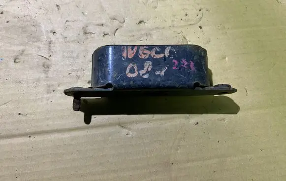 Iveco Daily 35.8 - 9 Radiator mount bracket 