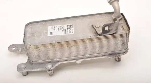 BMW 1 F20 F21 Engine oil radiator 8570062