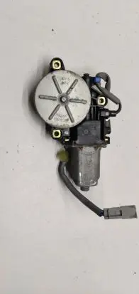 Honda CR-V Front door window regulator motor 711200