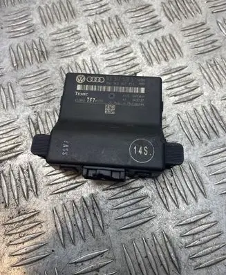 Audi A3 S3 A3 Sportback 8P Gateway control module 1K0907530L 1K0907951 403948
