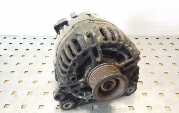 Skoda Octavia Mk2 (1Z) Generator/alternator 03C903123D
