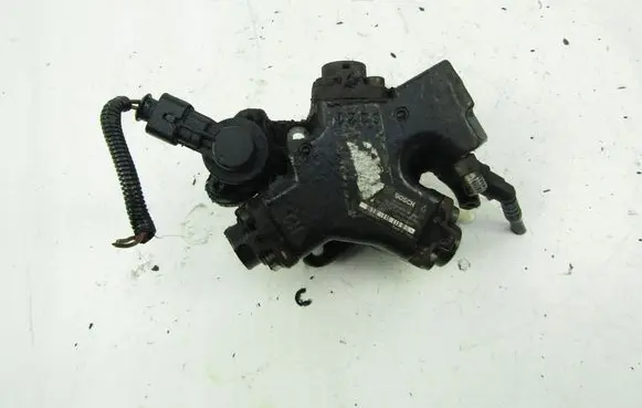 Opel Astra H Fuel injection high pressure pump 