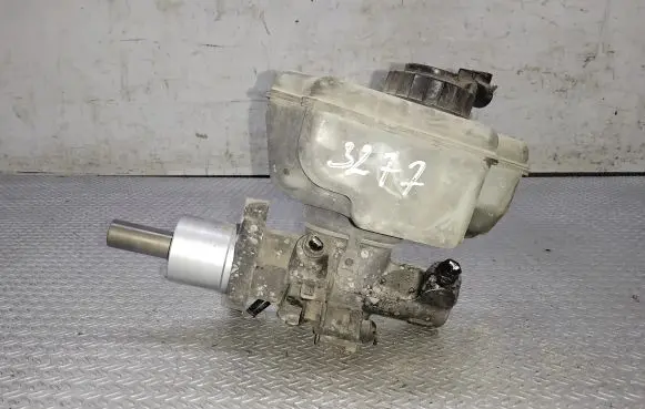 Skoda Octavia Mk2 (1Z) Master brake cylinder 1K1611301D 1K0945459A