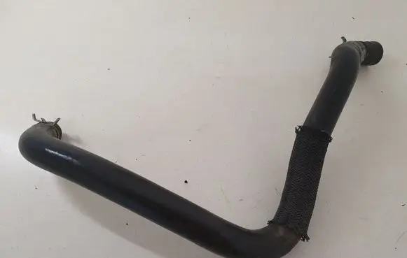 Toyota Avensis T270 Engine coolant pipe/hose