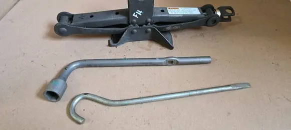 Suzuki Ignis Lift Jack 8991080G10 0981600169 0982700004