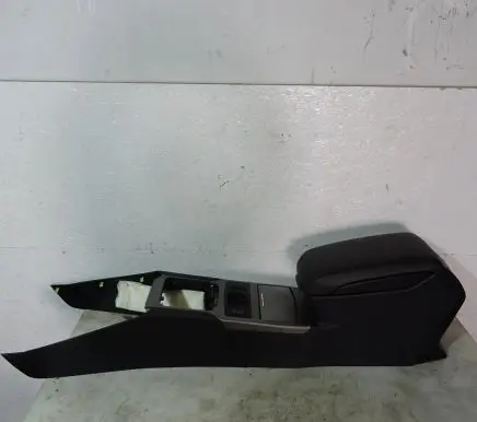 Subaru Legacy Center console