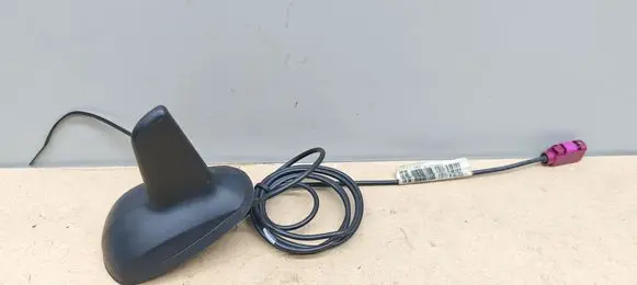 Mercedes-Benz C W204 Aerial GPS antenna 2049050136