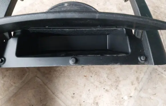 KIA Ceed Dashboard storage box/compartment 