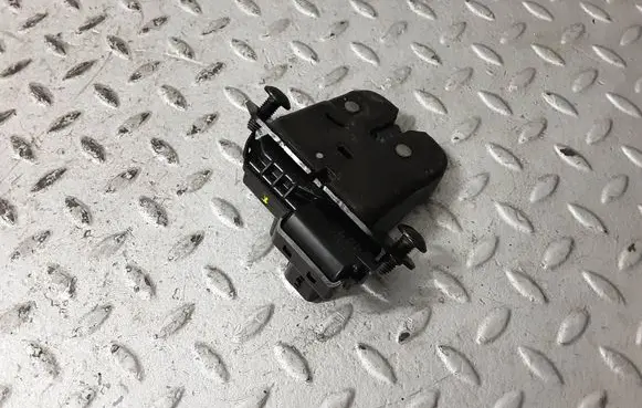 Dacia Sandero III Tailgate/trunk/boot lock/catch/latch 905030934R