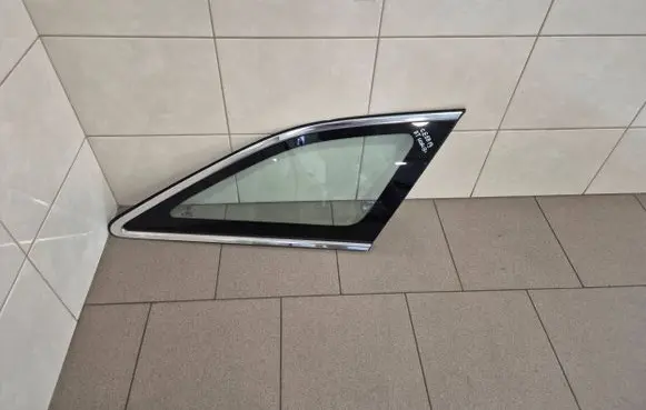 KIA Ceed Rear side window
