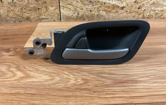 Honda FR-V Front door interior handle