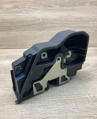 BMW 5 E60 E61 Front door lock 7167071 FTLSE