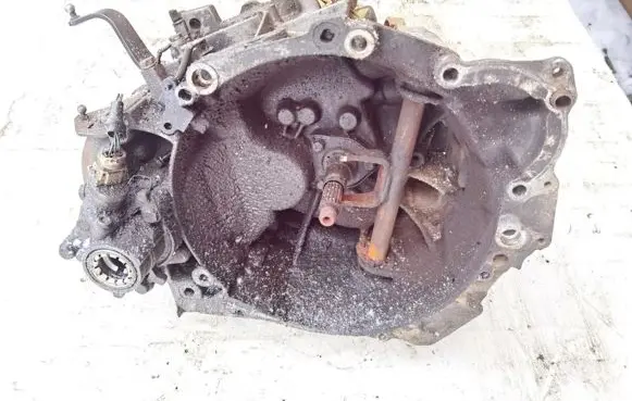 Manual 5 speed gearbox