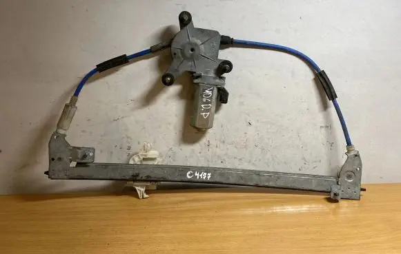 Peugeot 406 Front door electric window regulator 9615036880 C4177