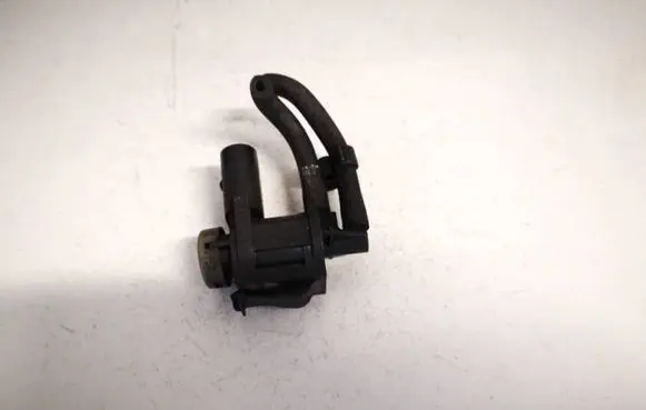 Volkswagen Golf IV Turbo solenoid valve 1J0906283C