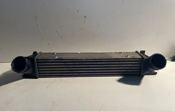 BMW 1 E81 E87 Intercooler radiator 7524916