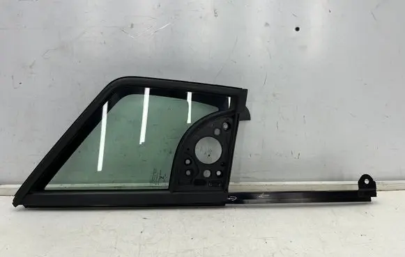 Peugeot Partner III Front door vent window glass four-door 9818042180