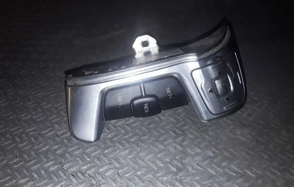 Ford Mondeo MK IV Steering wheel buttons/switches AM2T14K147EA