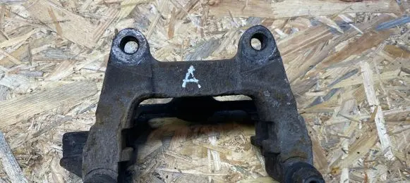 Audi A6 S6 C6 4F Brake caliper pad carrier rear 