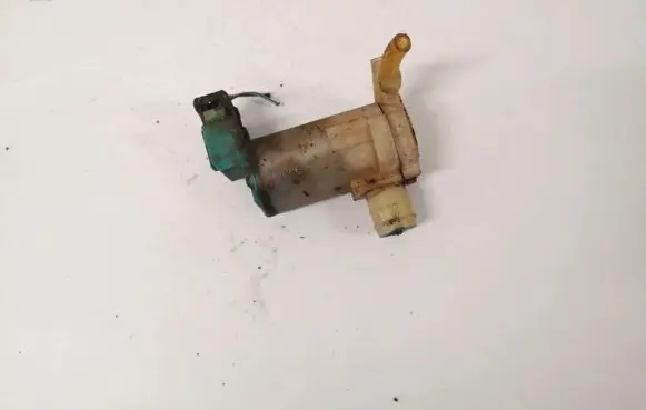 Nissan X-Trail T30 Windscreen/windshield washer pump 2224616a 2224616-a