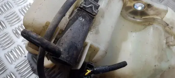 Volvo S80 Windscreen/windshield washer pump