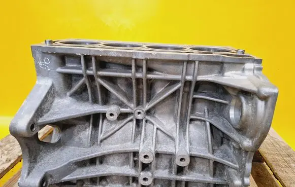 Volkswagen Touran I Engine block 03C103019GH BLF