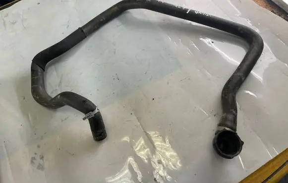 Volvo V40 Engine coolant pipe/hose 31319311