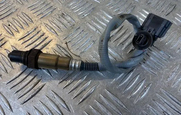 Mercedes-Benz A W176 Lambda probe sensor 226A41733R 0281004221 H8201395330