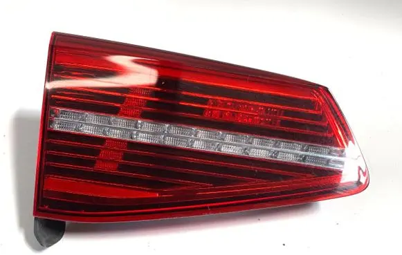 Volkswagen PASSAT B8 Rear/tail lights 3G9945307