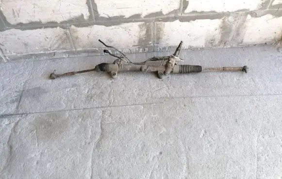 Toyota Avensis T250 Steering rack