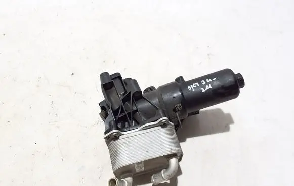 Skoda Octavia Mk4 Oil filter mounting bracket 05L115389AF