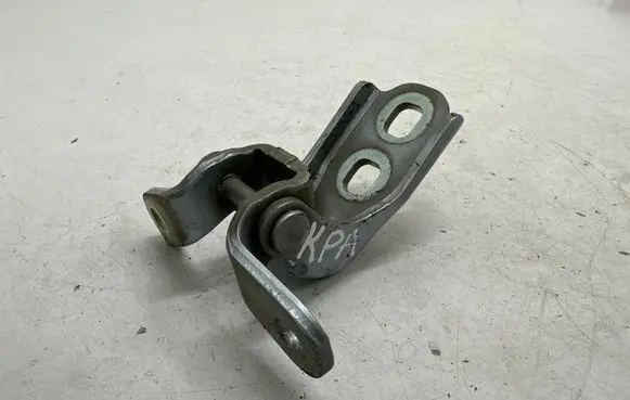 Opel Astra K Front door lower hinge 